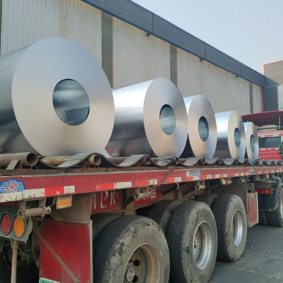 لفائف شرائط الألومنيوم بلمسة نهائية مطحونة مصنعة لتطبيقات الأبواب، تقدم حلاً خفيف الوزن ومتينًا للمواد